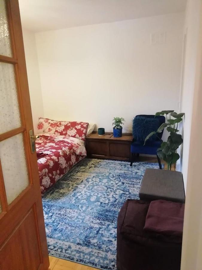 Single Bedroom In A Cozy Maisonette - Bushey Exterior photo